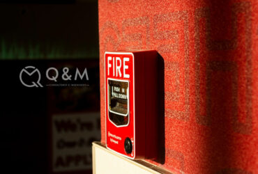 Por qué suenan tan fuerte las alarmas contra incendios